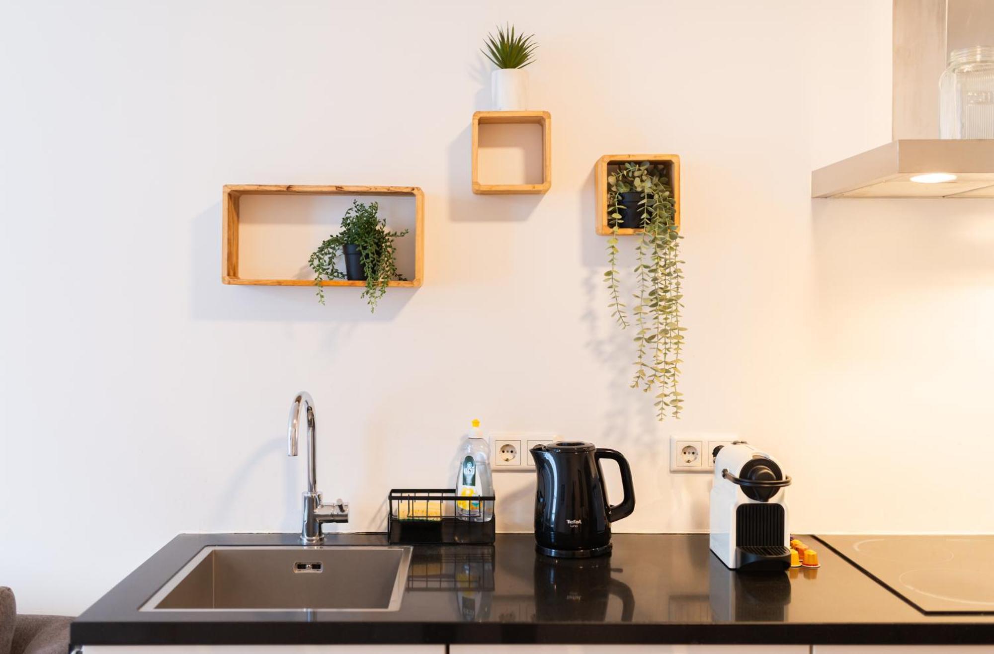 Canal View Apartment Amsterdam Dış mekan fotoğraf